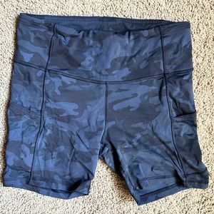 Lululemon fast and free short 6” inseam Size 8